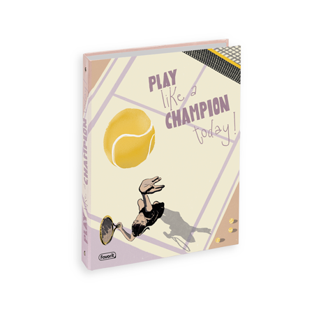 Il taccuino Raccoglitori ad anelli Sport ha una copertina a tema tennistico con una grande palla, un giocatore a mezz'aria, linee del campo, palline sparse e la scritta PLAY like a CHAMPION today, perfetta per gli appassionati di tennis.